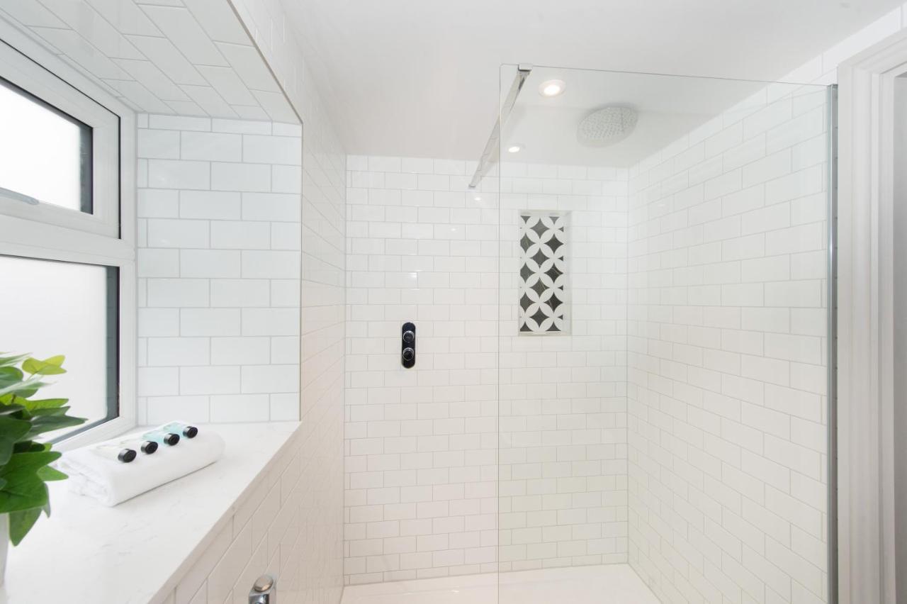 The Burrow By Harrogate Serviced Apartments Bagian luar foto